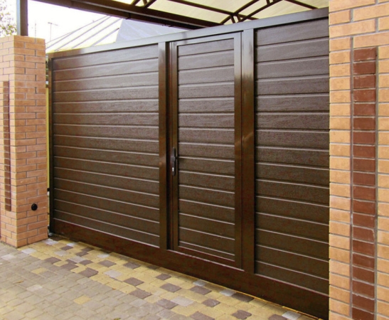 Ворота с калиткой в Учкекене