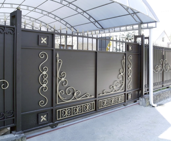 Металлические ворота в Учкекене