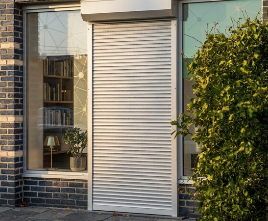 Рольставни на двери в Учкекене