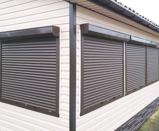 Рольставни на окна в Учкекене