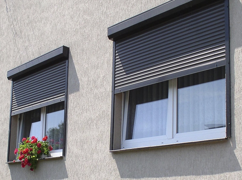 На окна в Учкекене